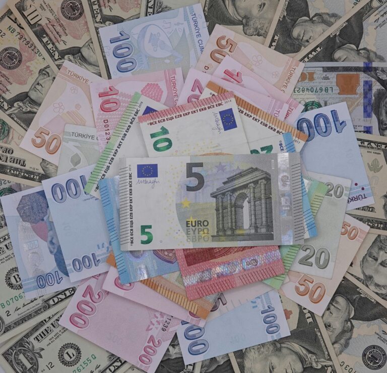 counterfeit banknotes